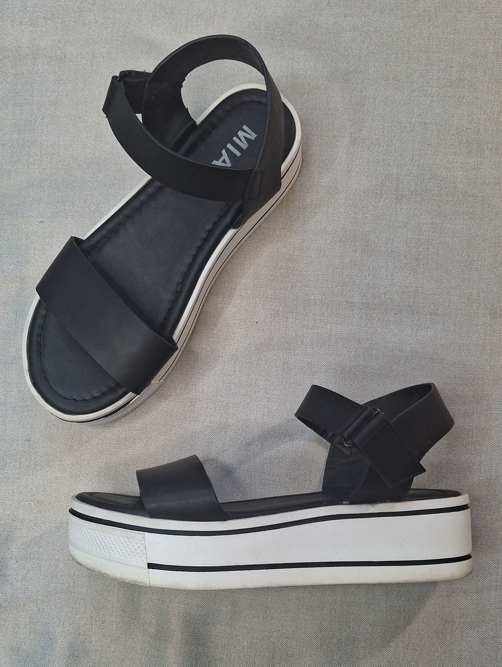 MIA Dinahh Black Platform Sandals Ankle Strap Flatform Size 7M